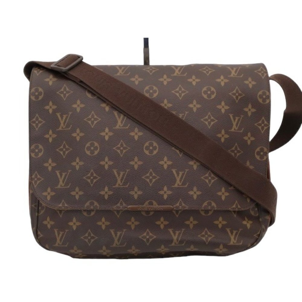Louis Vuitton messenger body